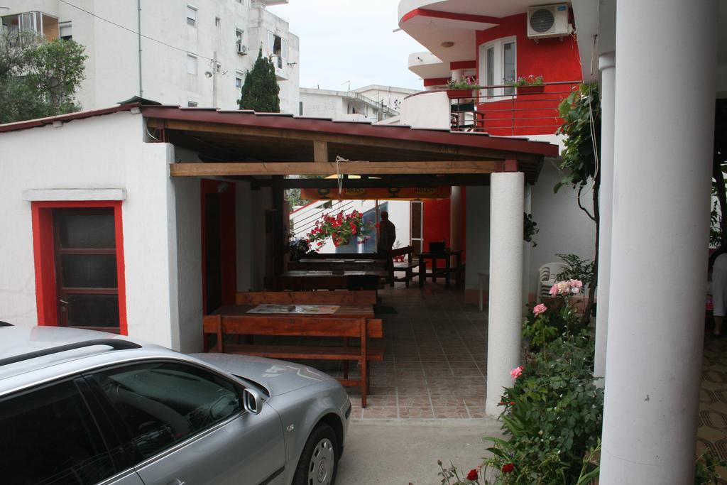 Lukic Apartmani Bar Extérieur photo