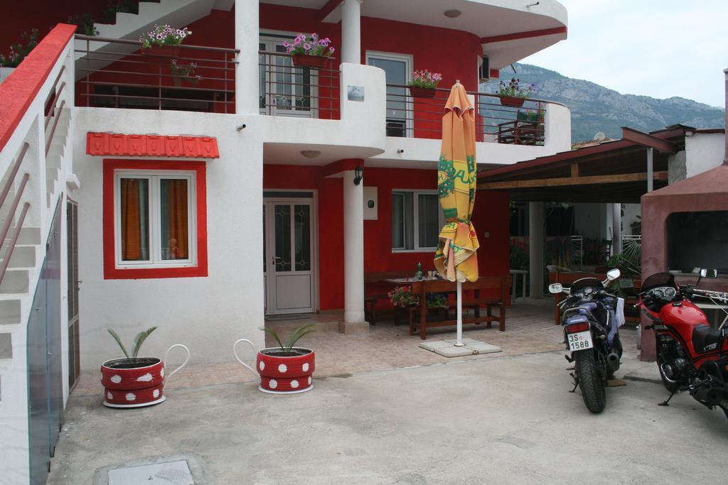Lukic Apartmani Bar Extérieur photo