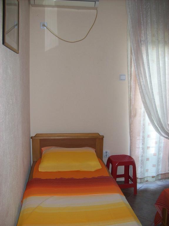 Lukic Apartmani Bar Extérieur photo