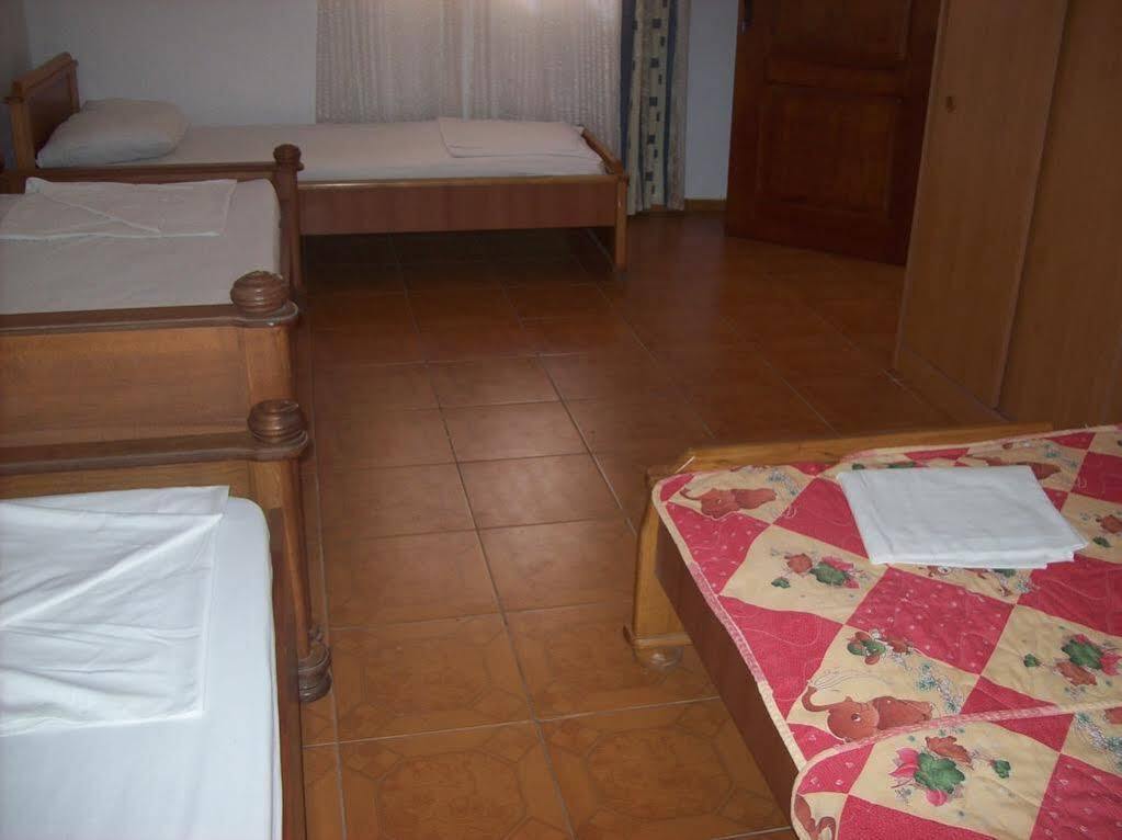 Lukic Apartmani Bar Extérieur photo